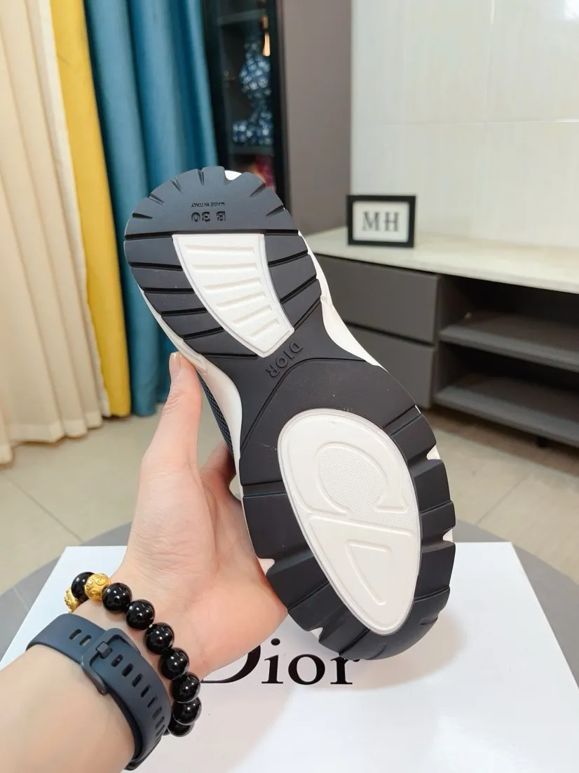 Ex-factory price 420🌹🌹【Dior】Best-selling model, world premiere on official website🔝High-end brand of men's shoes, latest series on official website: The upper is made of imported cowhide with specially designed fabrics➕Mesh breathable lining. Make walking more convenient and comfortable! Compared with the official quality, Midea’s 1:1 replica. Create a fashionable personality to set off your uniqueness! A must-have for trendy men! Classic style. Men's sizes: 38-44.
